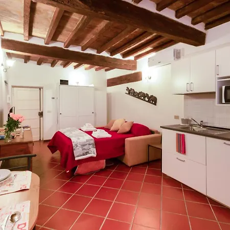 Portici Antichi Monolocale A 5 Min Dal Duomo Apartment *