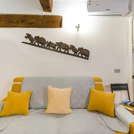 Portici Antichi Monolocale A 5 Min Dal Duomo Apartment *