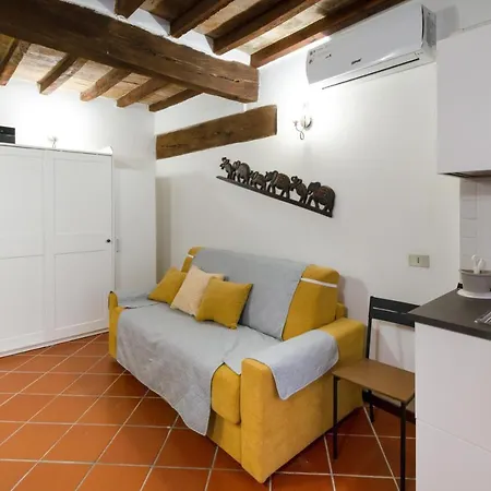 Apartment Portici Antichi Monolocale A 5 Min Dal Duomo Parma